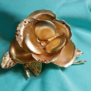 Vintage Textured Gold Tone Metal Floral Brooch